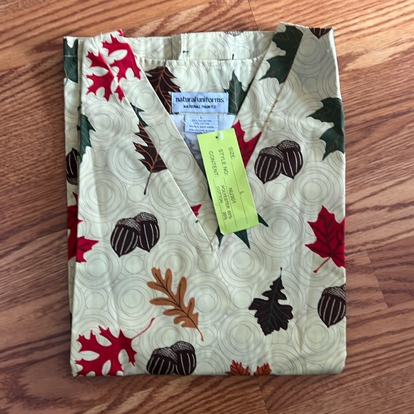 Brand new natural uniforms, size large leaf print - Picture 1 of 5